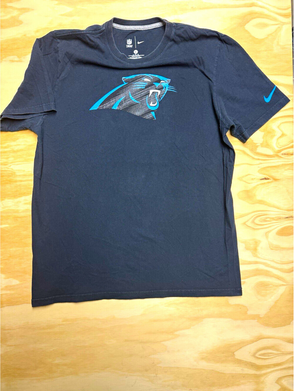Nike Carolina Panthers NFL Football Mens L Black Blue Short Sleeve Shirt
